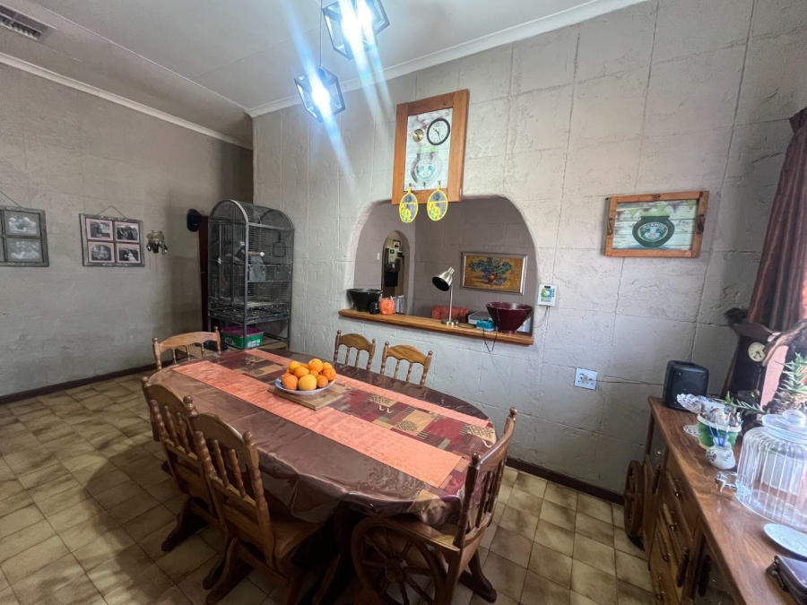 5 Bedroom Property for Sale in Die Rand Northern Cape